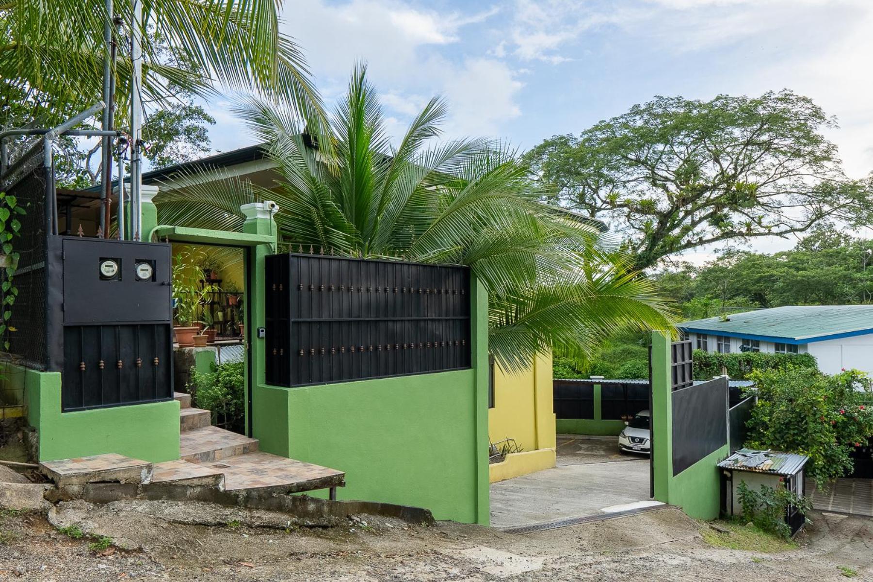 Yellow House Quepos Exterior foto