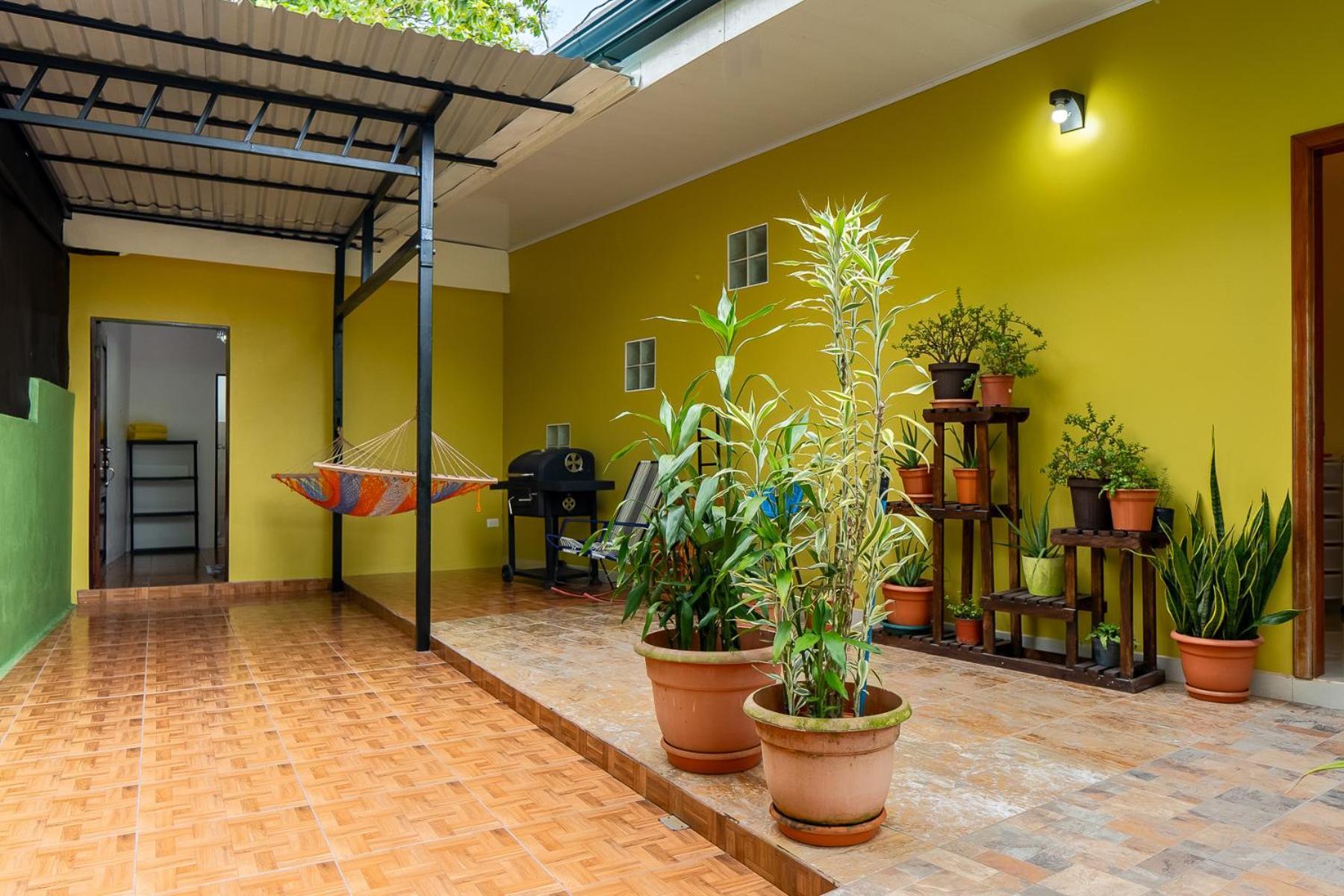 Yellow House Quepos Exterior foto